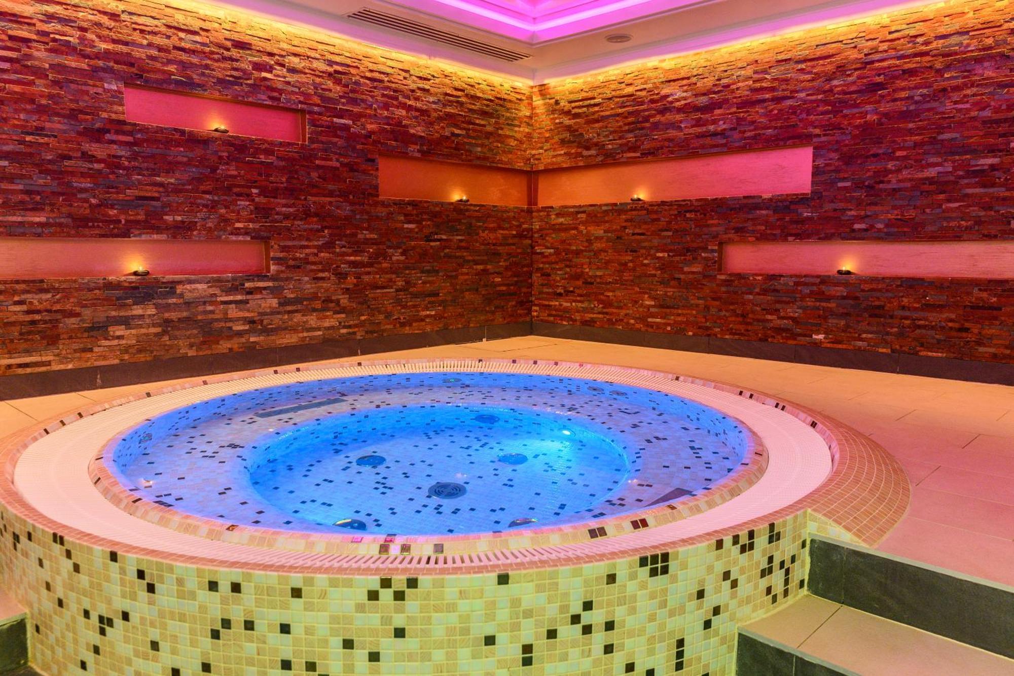 Hotel & Spa Odeon Boguchwała 외부 사진
